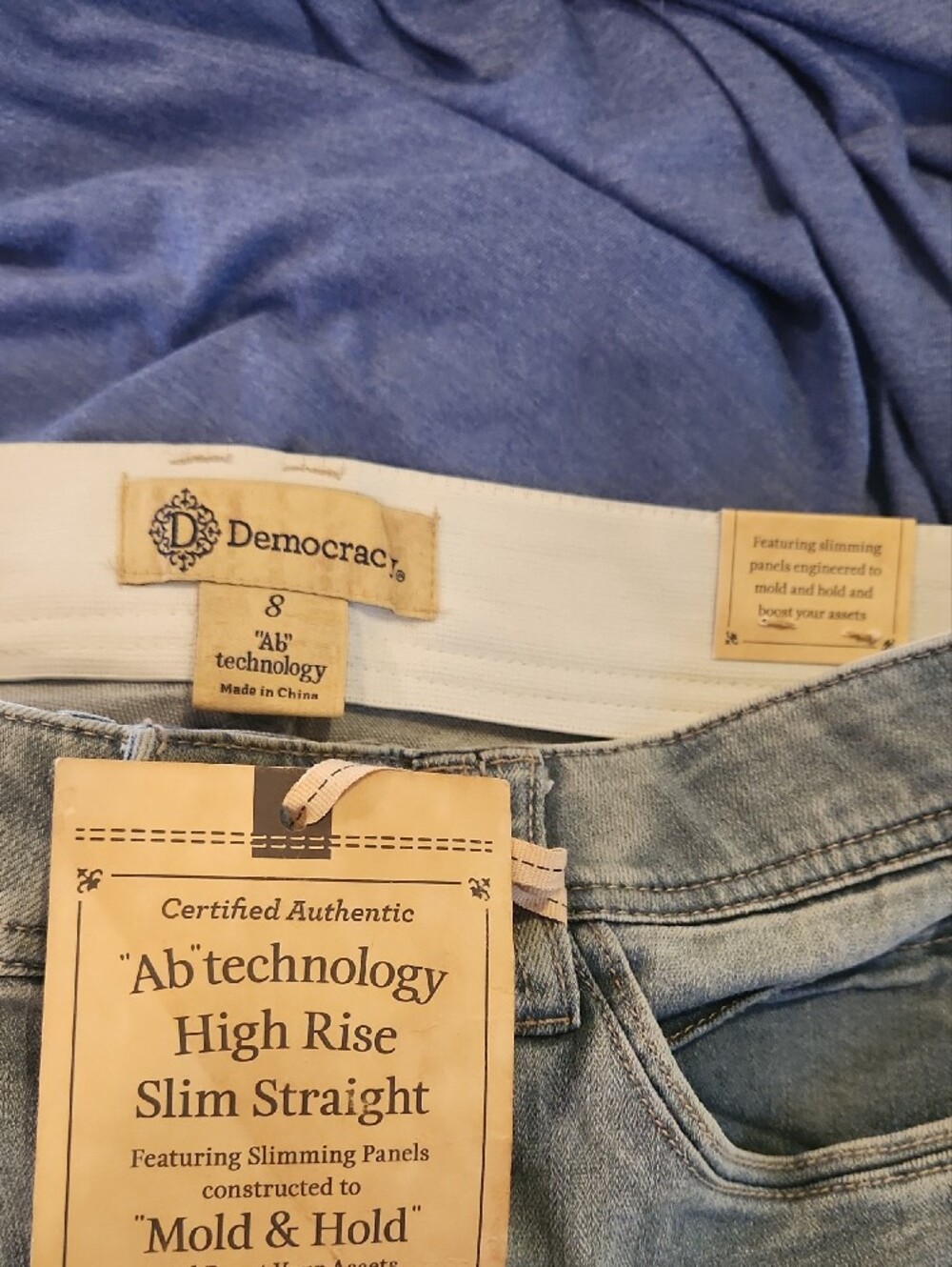NWT Democracy Women’s Light Blue Embroidered Jeans Size 8 - Picture 5 of 6